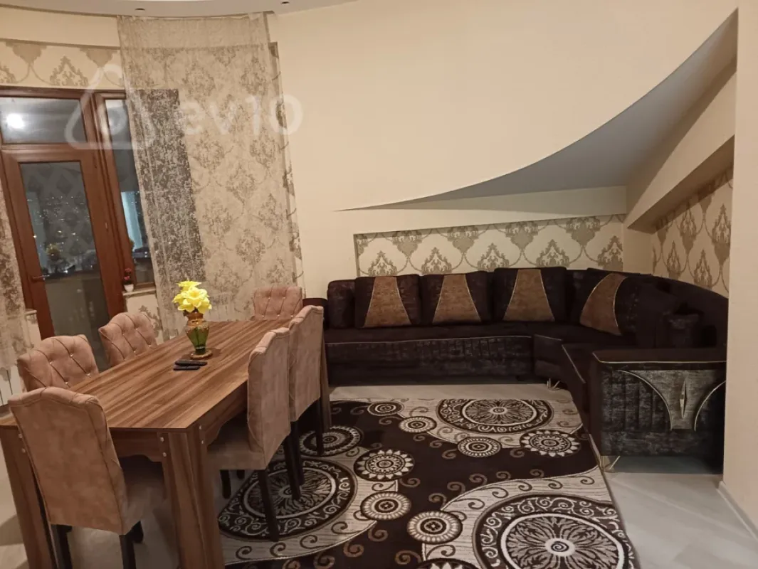 Kirayə verilir 2 otaqlı yeni tikili 85 m²