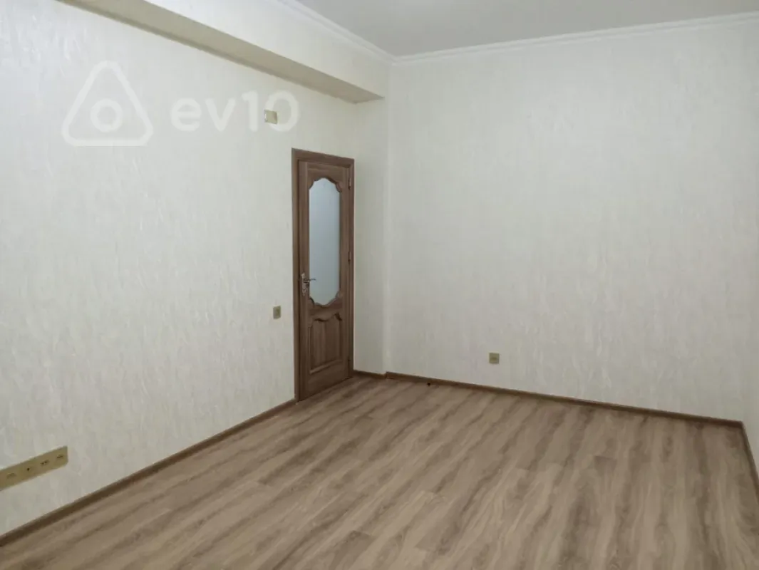 Satılır 4 otaqlı yeni tikili 120 m²