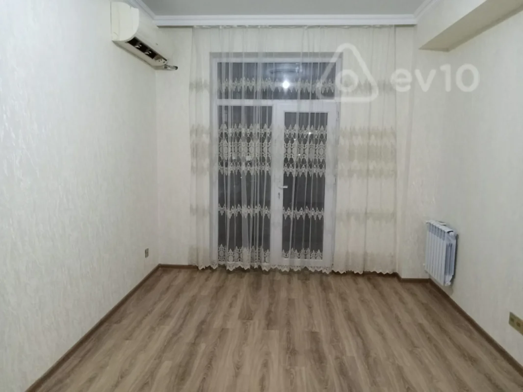 Satılır 4 otaqlı yeni tikili 120 m²