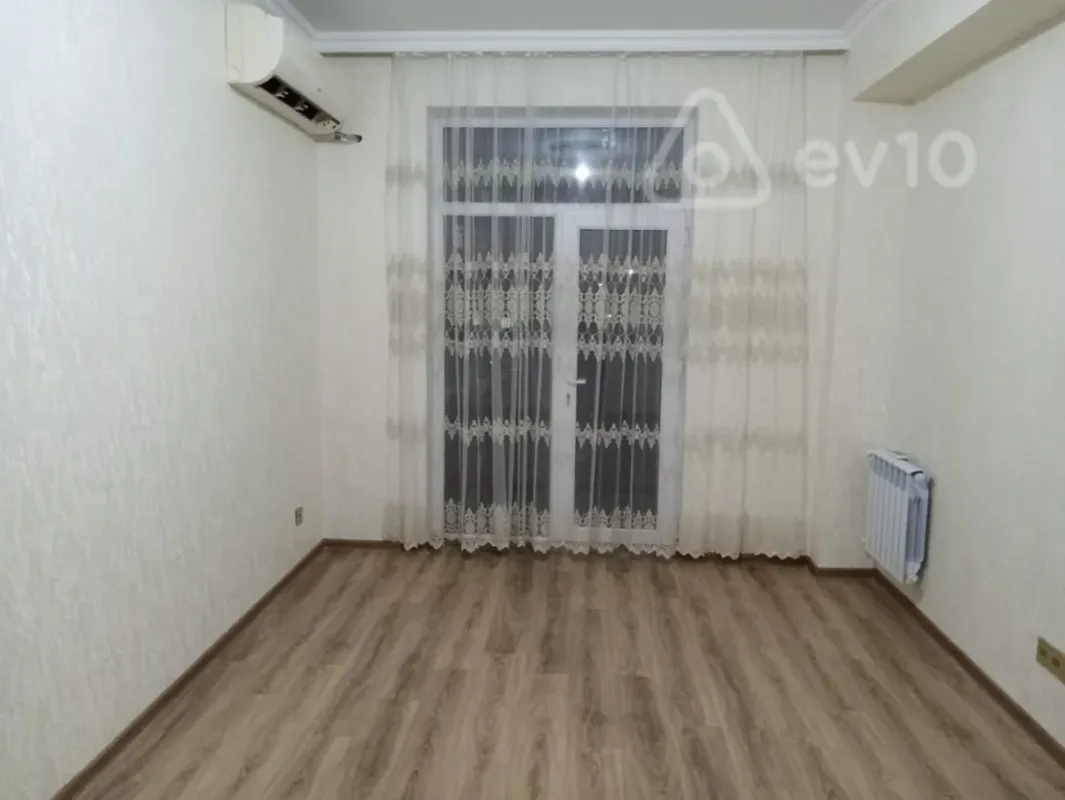 Satılır 4 otaqlı yeni tikili 120 m²