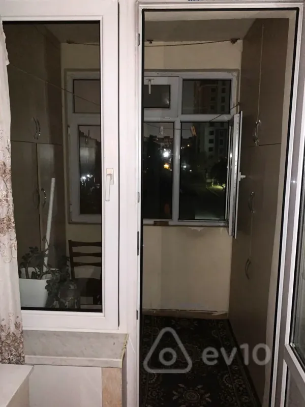 Kirayə verilir 1 otaqlı köhnə tikili 42 m²