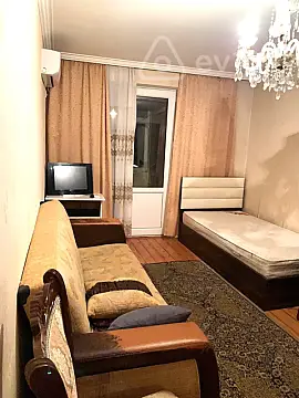 Kirayə verilir 1 otaqlı köhnə tikili 42 m² — Bakı, Nizami 1 otaq 42.00 m²