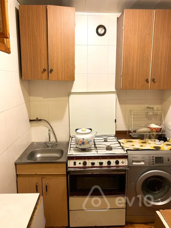 Kirayə verilir 1 otaqlı köhnə tikili 42 m²