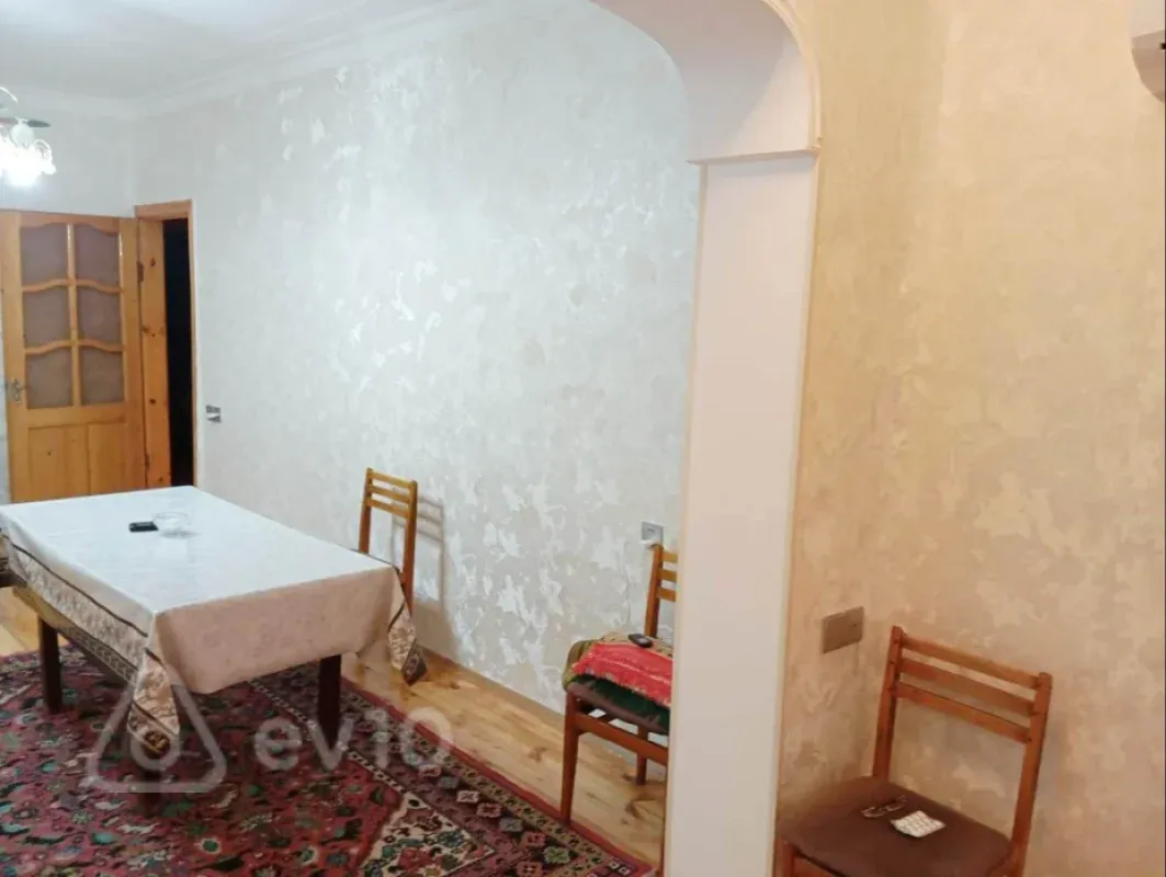 Satılır 3 otaqlı köhnə tikili 90 m²