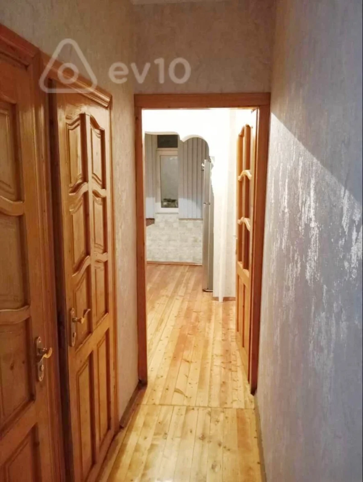 Satılır 3 otaqlı köhnə tikili 90 m²