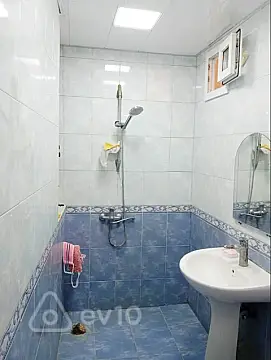Satılır 3 otaqlı köhnə tikili 90 m²