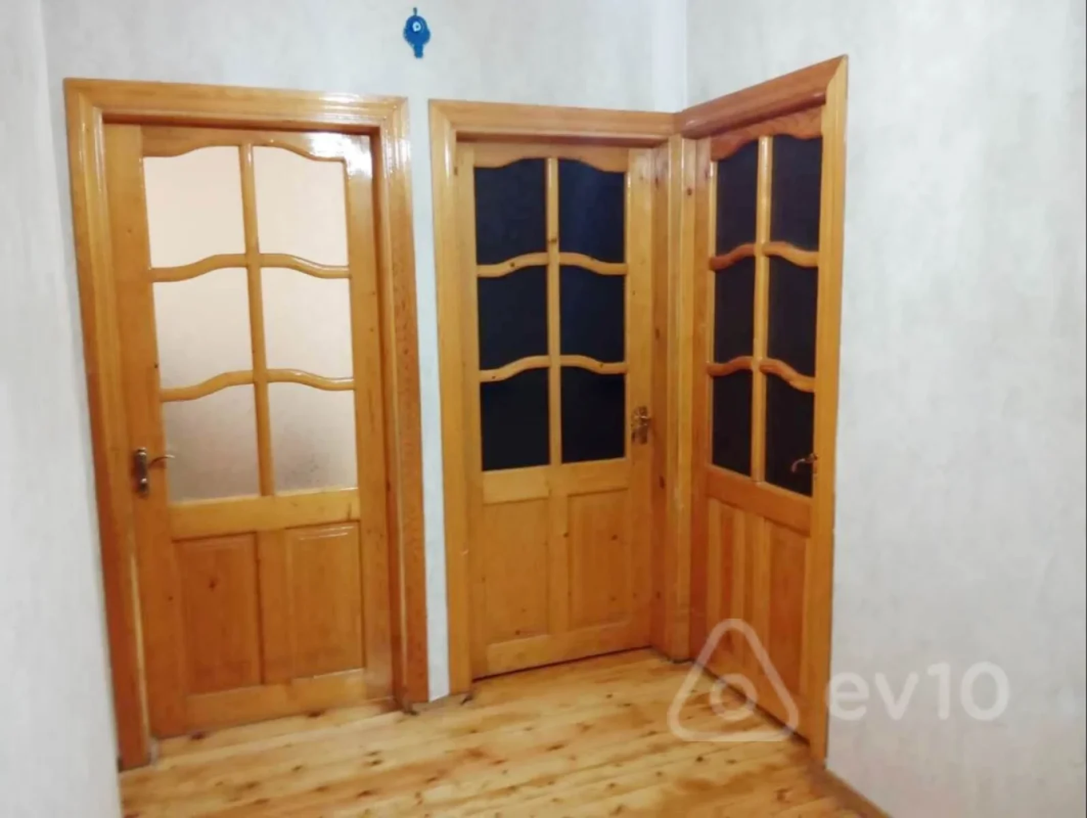 Satılır 3 otaqlı köhnə tikili 90 m²
