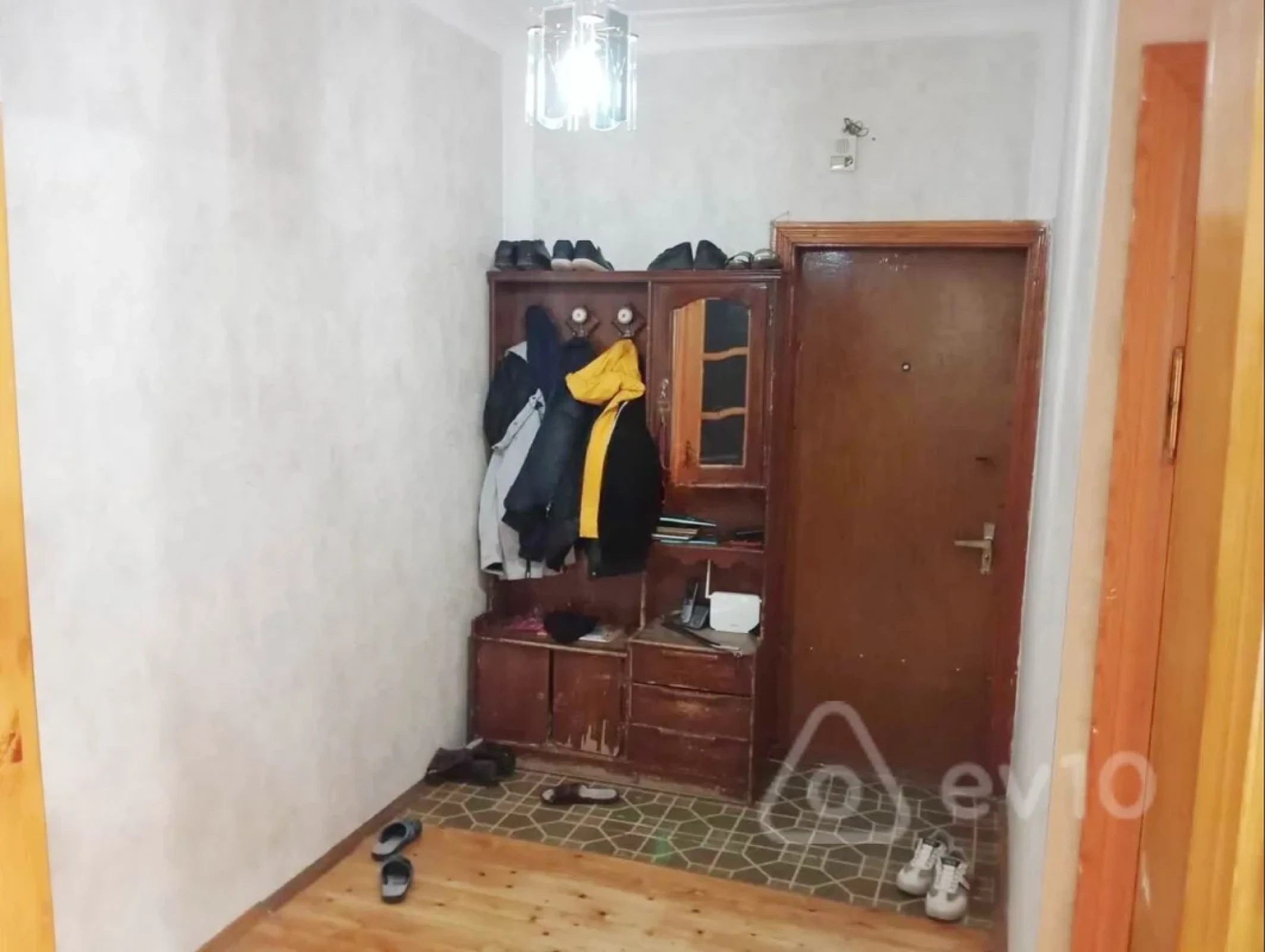 Satılır 3 otaqlı köhnə tikili 90 m²