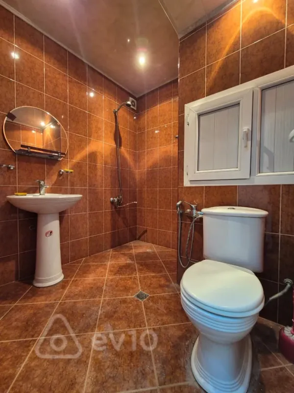 Satılır 3 otaqlı köhnə tikili 85 m²