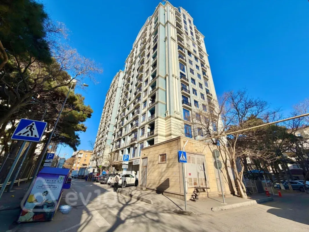 Kirayə verilir 3 otaqlı yeni tikili 120 m²