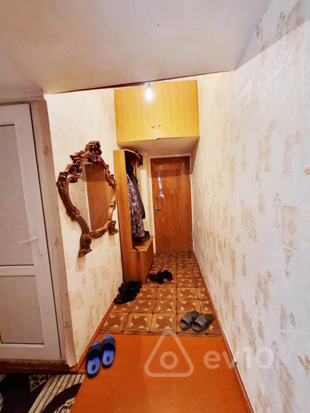 Satılır 2 otaqlı köhnə tikili 47 m²