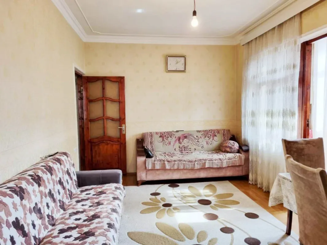 Satılır 2 otaqlı köhnə tikili 47 m²