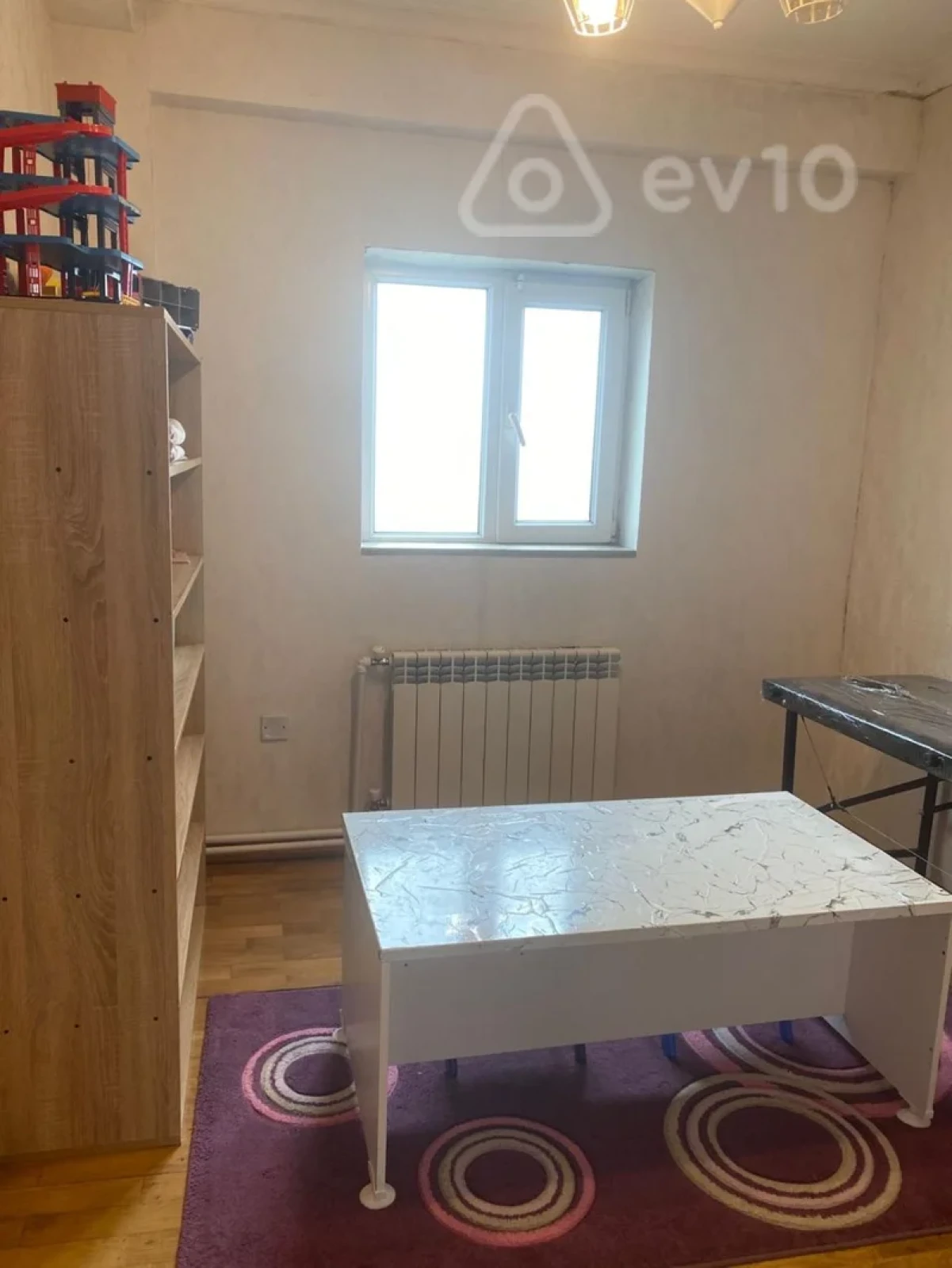 Kirayə verilir 4 otaqlı köhnə tikili 110 m²