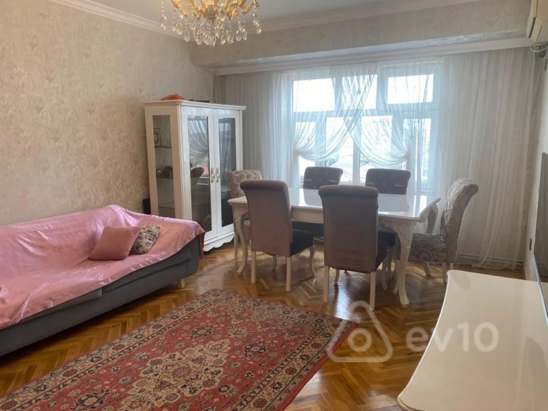 Kirayə verilir 4 otaqlı köhnə tikili 110 m²