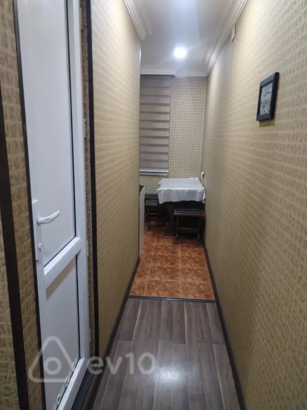 Kirayə verilir 2 otaqlı köhnə tikili 48 m²