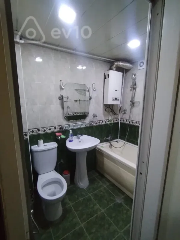 Kirayə verilir 2 otaqlı köhnə tikili 48 m²