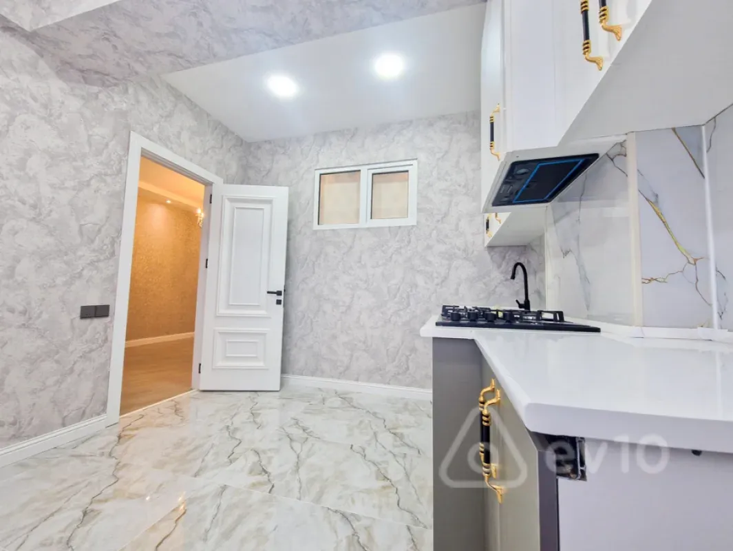 Kirayə verilir 2 otaqlı yeni tikili 70 m²