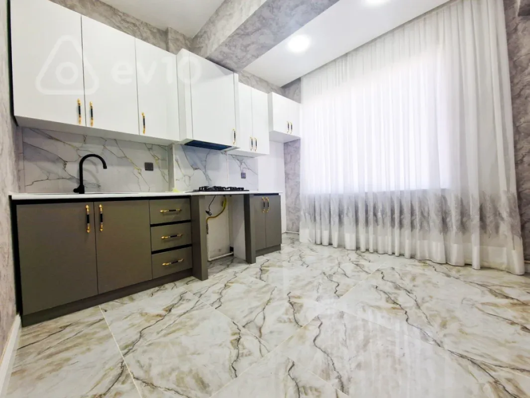 Kirayə verilir 2 otaqlı yeni tikili 70 m²