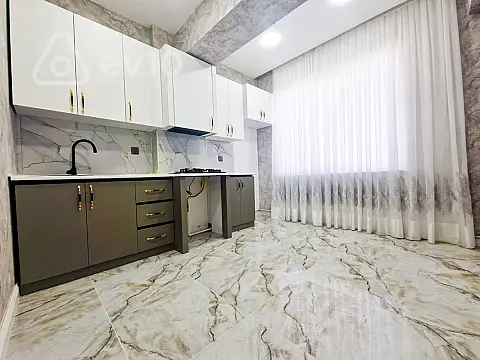 Kirayə verilir 2 otaqlı yeni tikili 70 m²