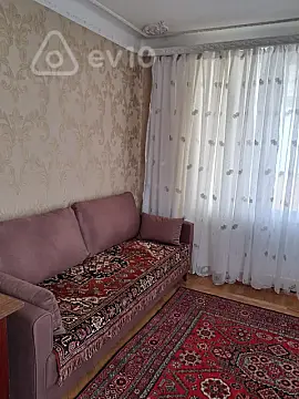 Satılır 1 otaqlı köhnə tikili 35 m²