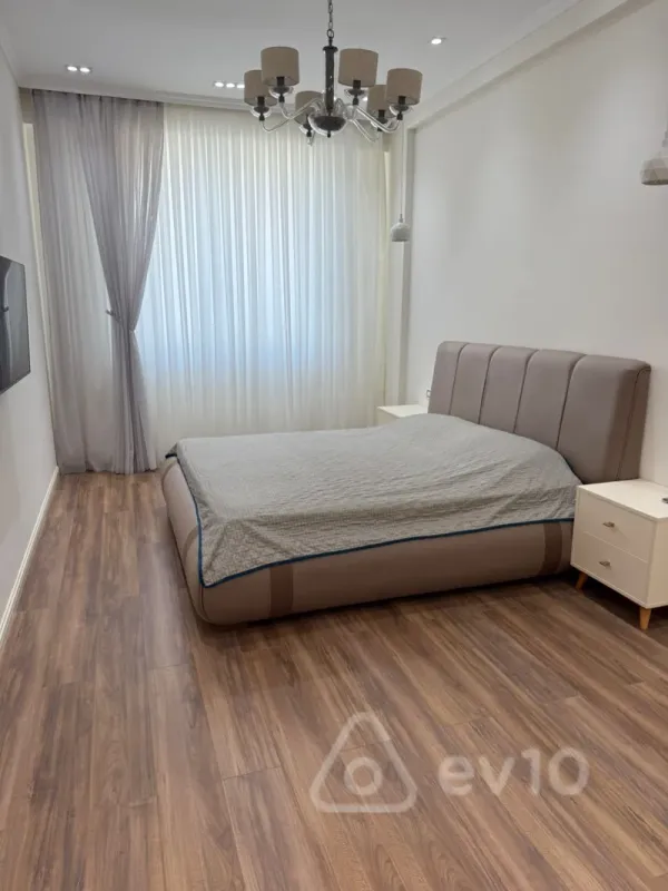 Kirayə verilir 2 otaqlı yeni tikili 92 m²