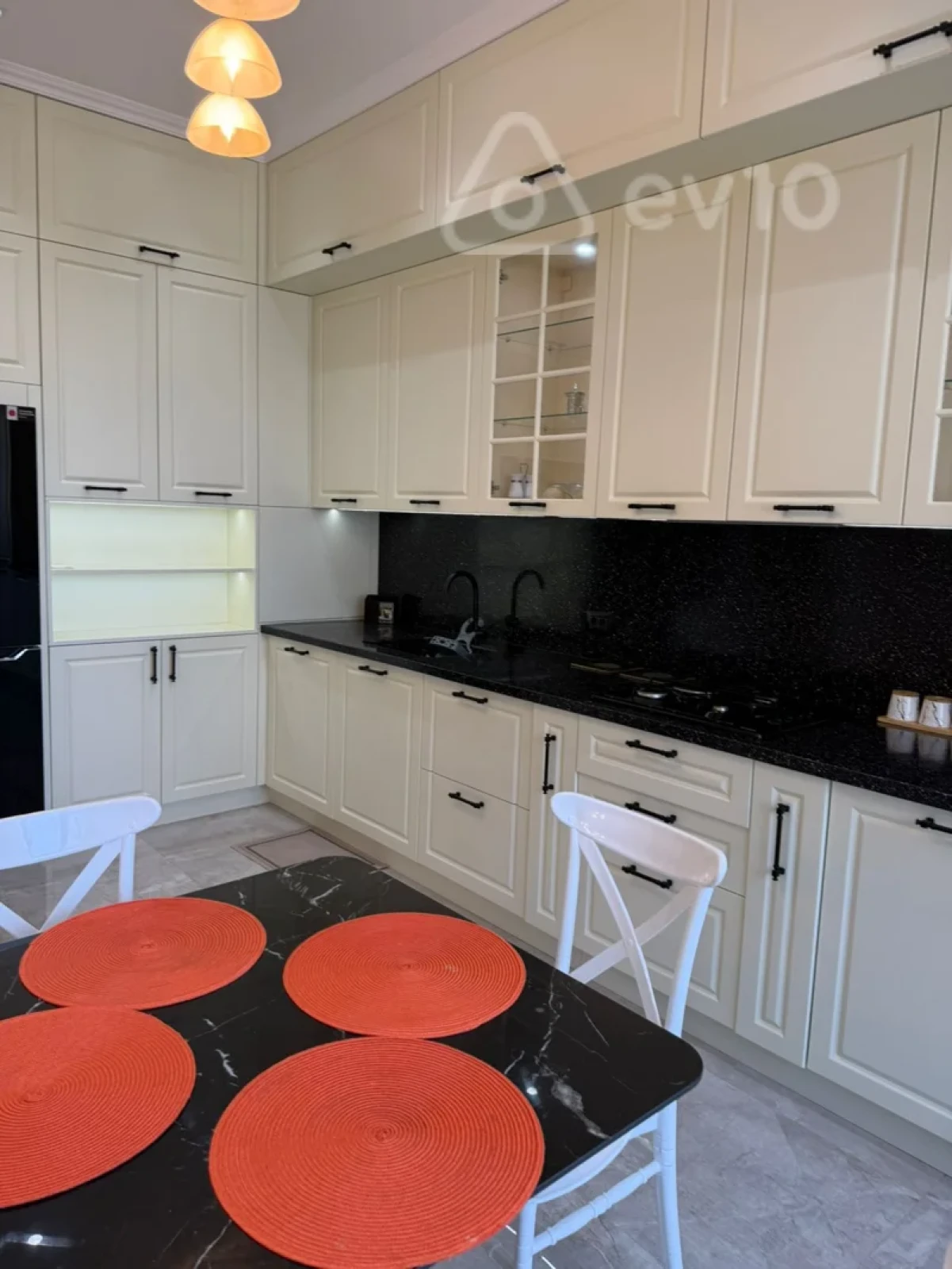 Kirayə verilir 2 otaqlı yeni tikili 92 m²