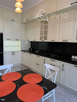 Kirayə verilir 2 otaqlı yeni tikili 92 m²