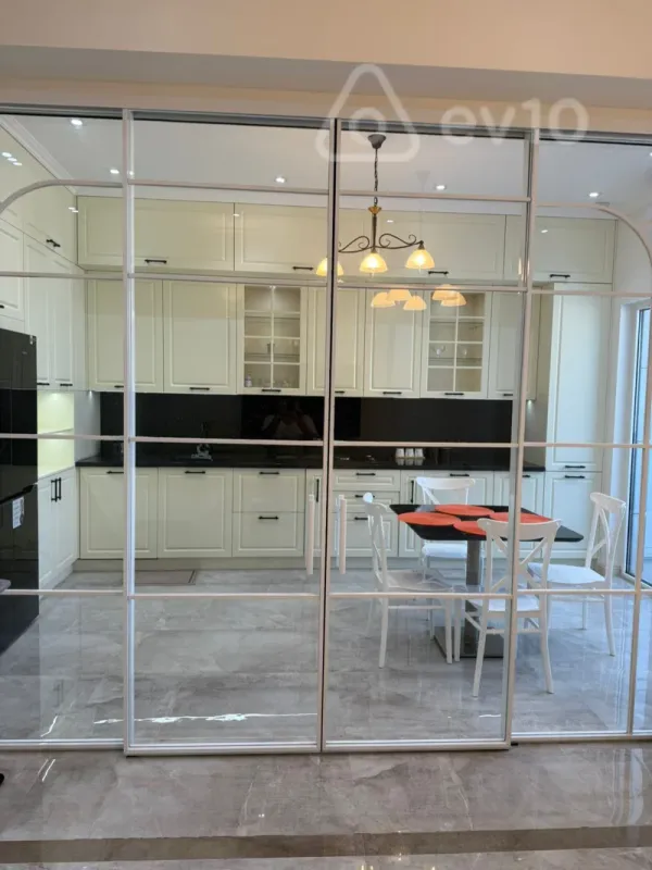 Kirayə verilir 2 otaqlı yeni tikili 92 m²