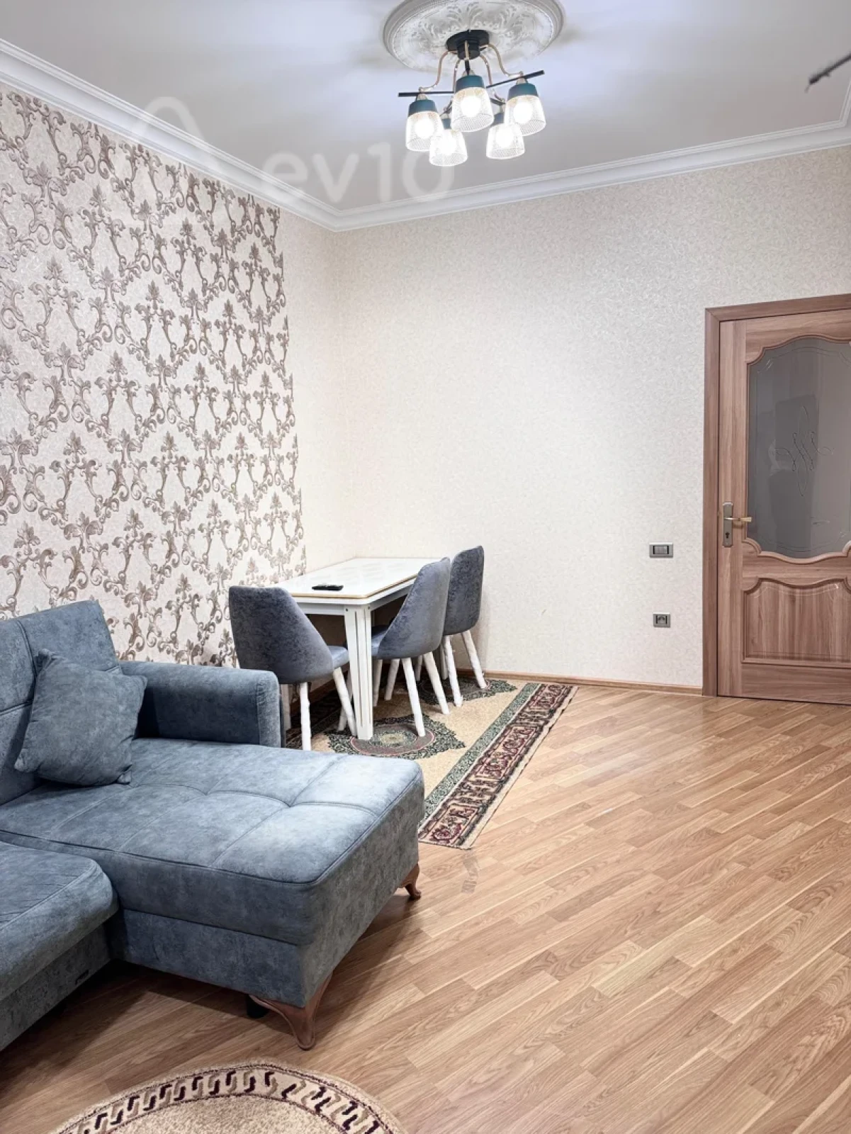Kirayə verilir 2 otaqlı yeni tikili 70 m²