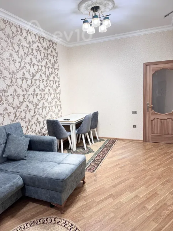 Kirayə verilir 2 otaqlı yeni tikili 70 m²