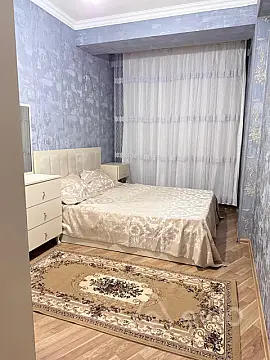 Kirayə verilir 2 otaqlı yeni tikili 70 m²