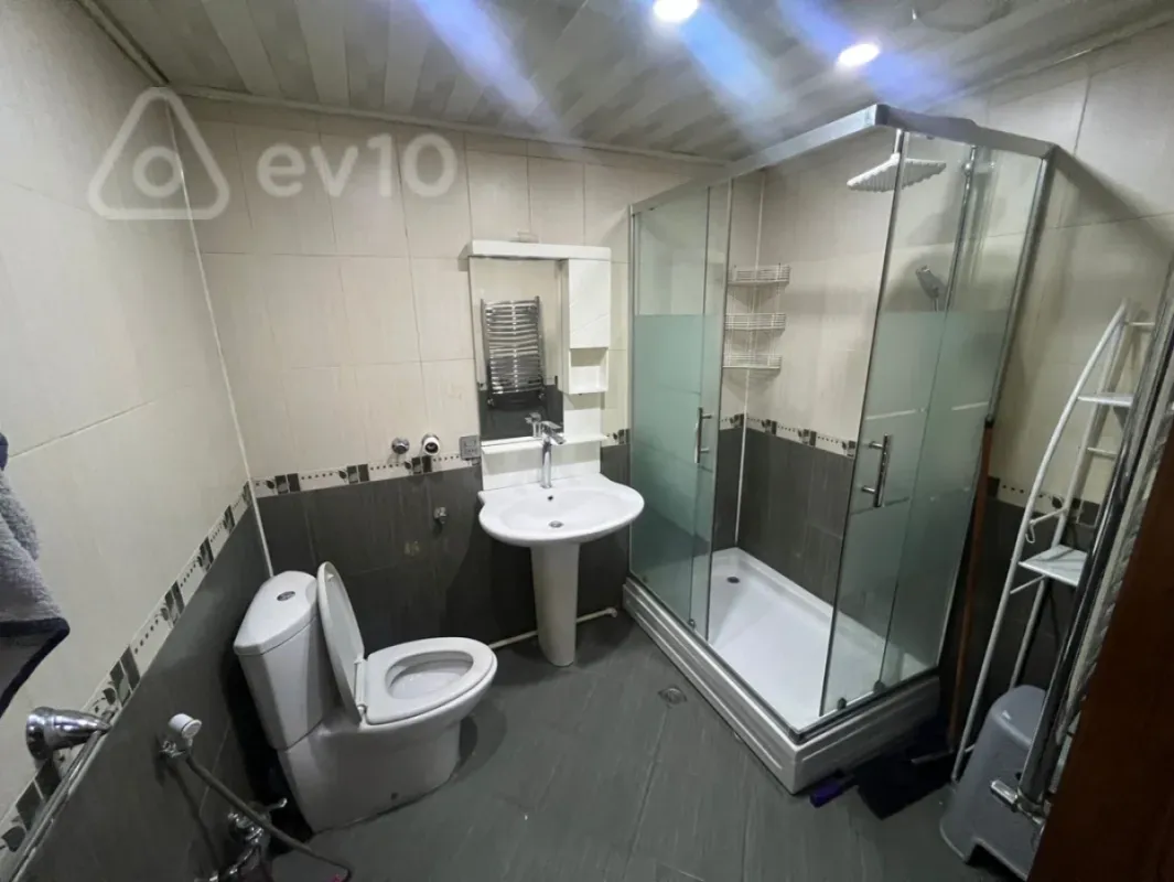 Kirayə verilir 3 otaqlı yeni tikili 70 m²