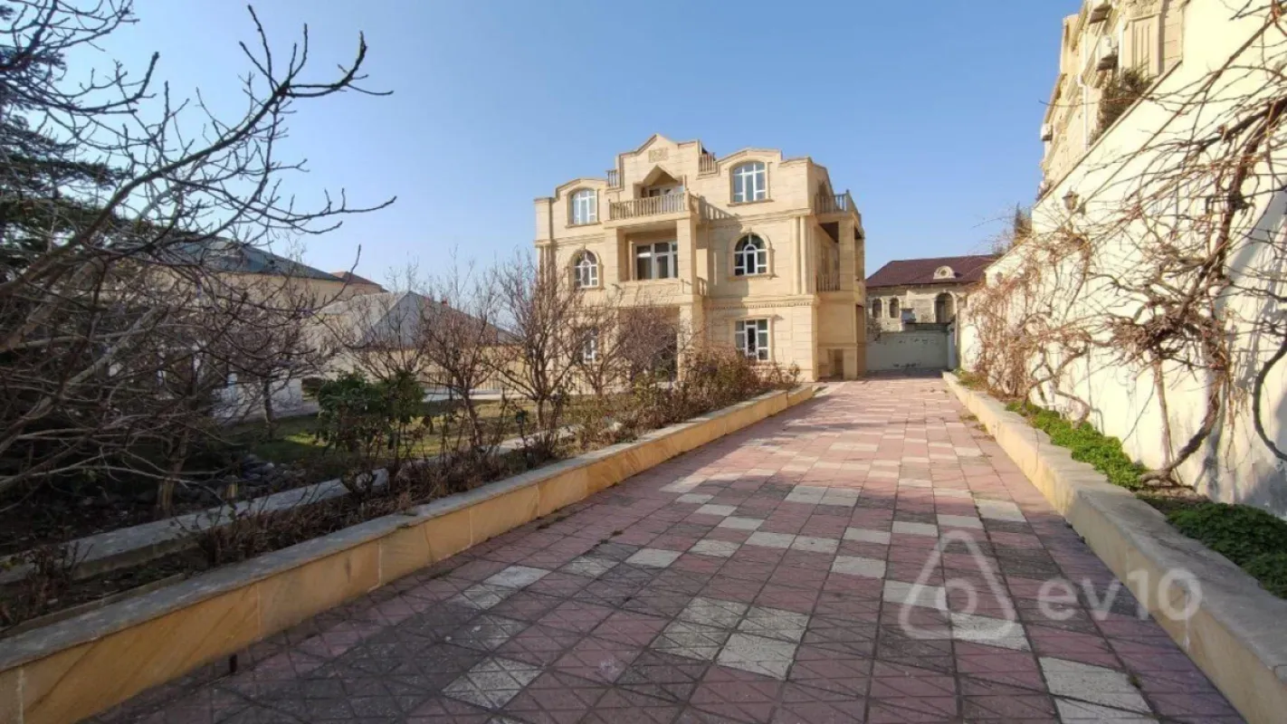 Satılır 5 otaqlı həyət evi 310 m²