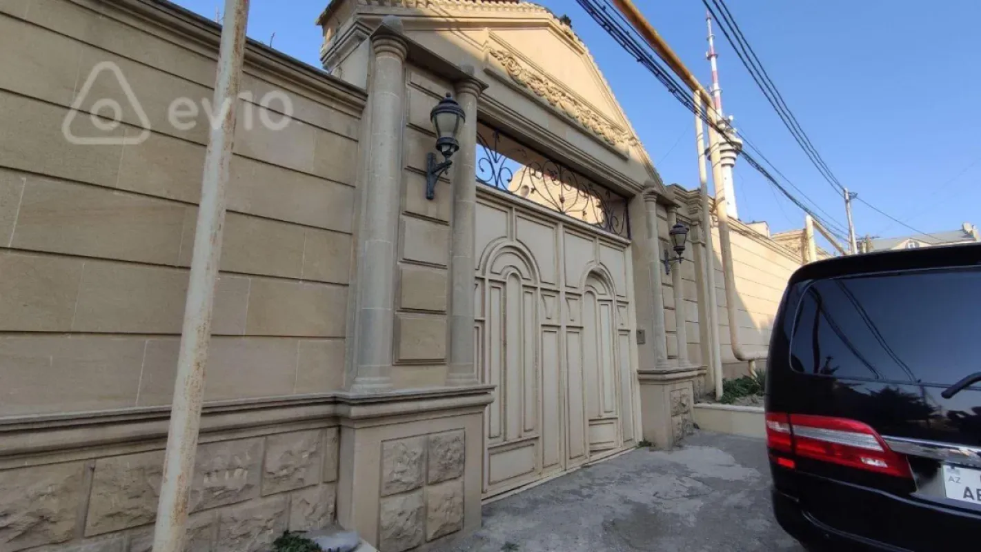 Satılır 5 otaqlı həyət evi 310 m²