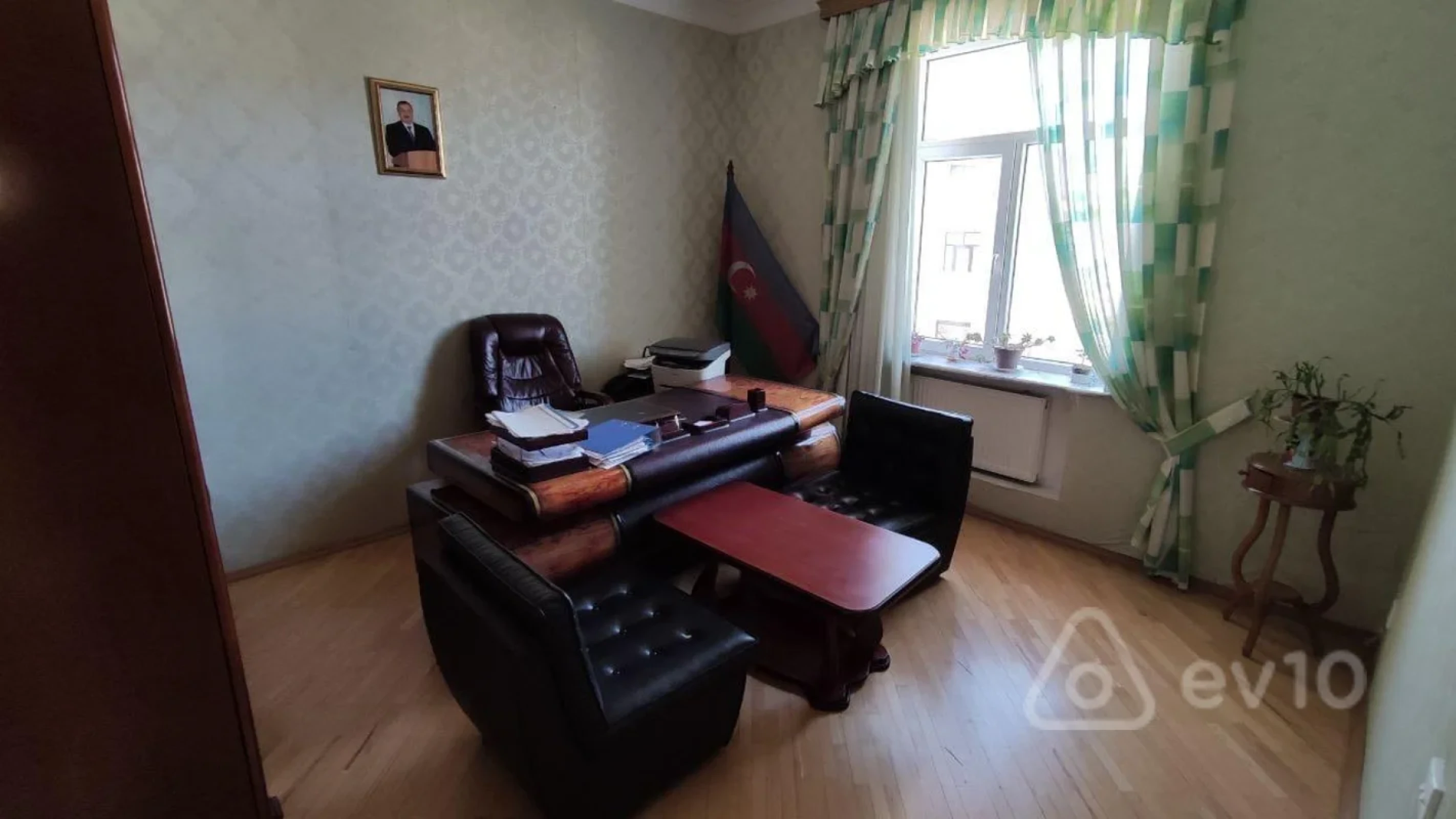 Satılır 5 otaqlı həyət evi 310 m²