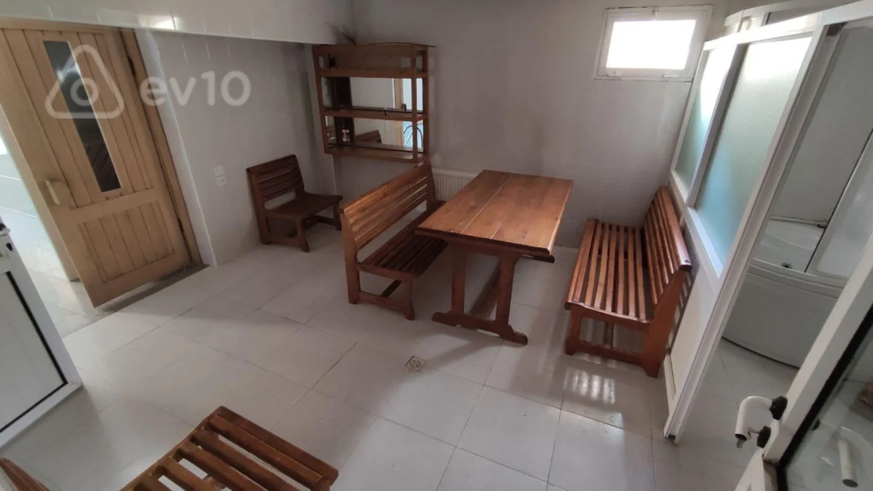 Satılır 5 otaqlı həyət evi 310 m²