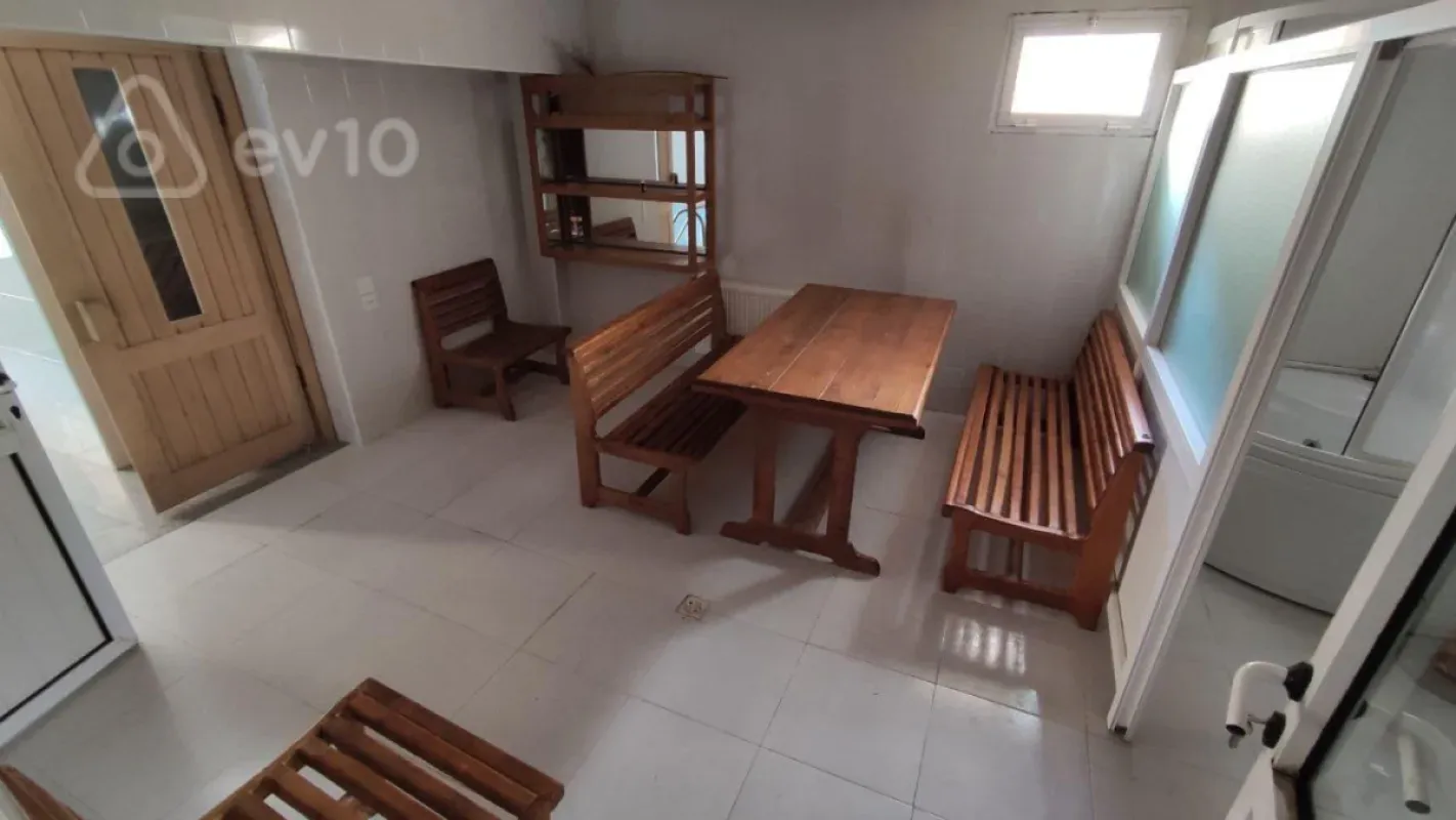 Satılır 5 otaqlı həyət evi 310 m²