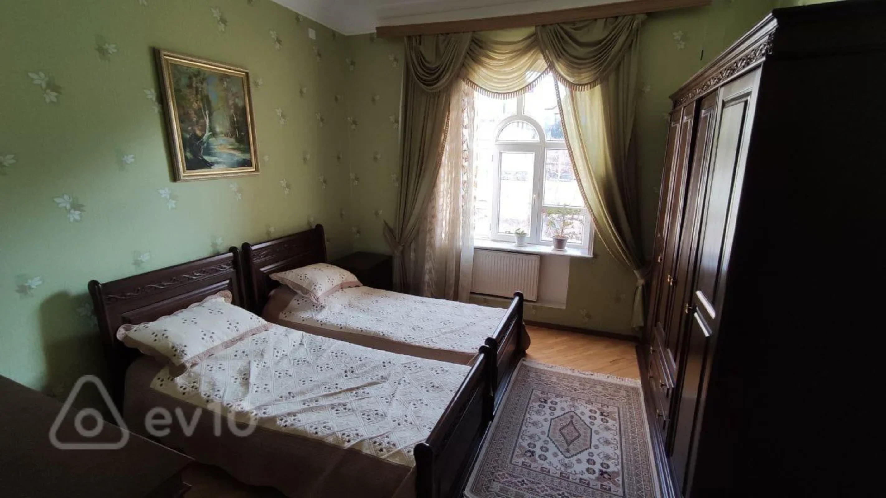 Satılır 5 otaqlı həyət evi 310 m²