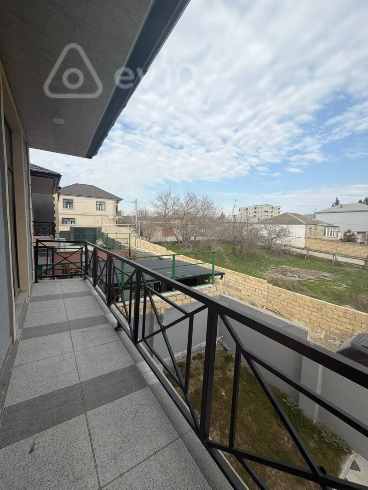 Satılır 4 otaqlı həyət evi 180 m²