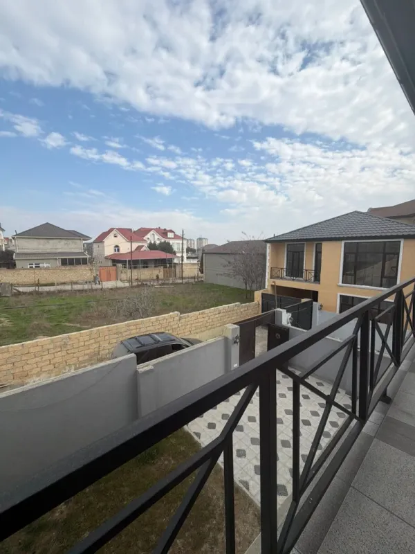 Satılır 4 otaqlı həyət evi 180 m²