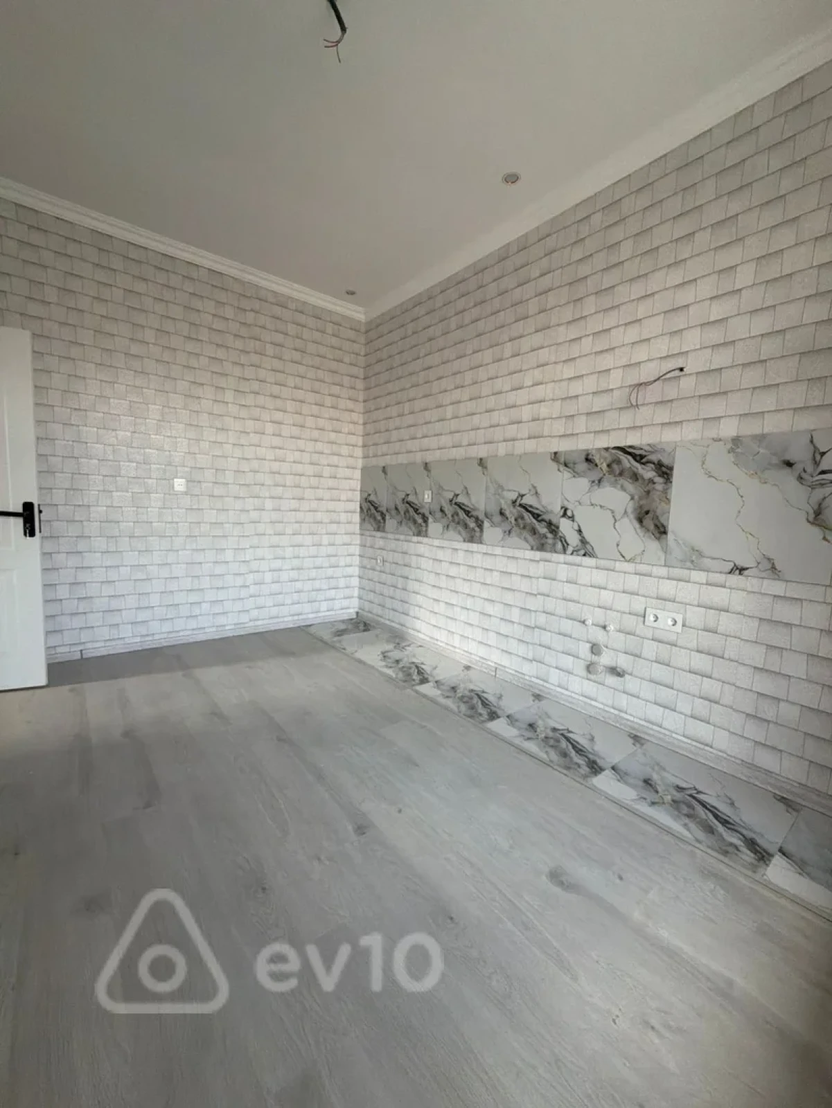 Satılır 4 otaqlı həyət evi 180 m²