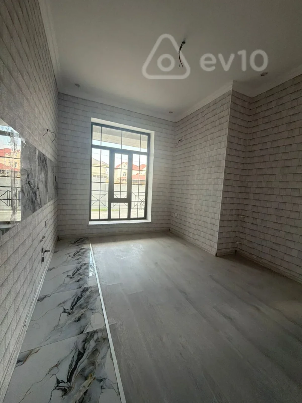 Satılır 4 otaqlı həyət evi 180 m²