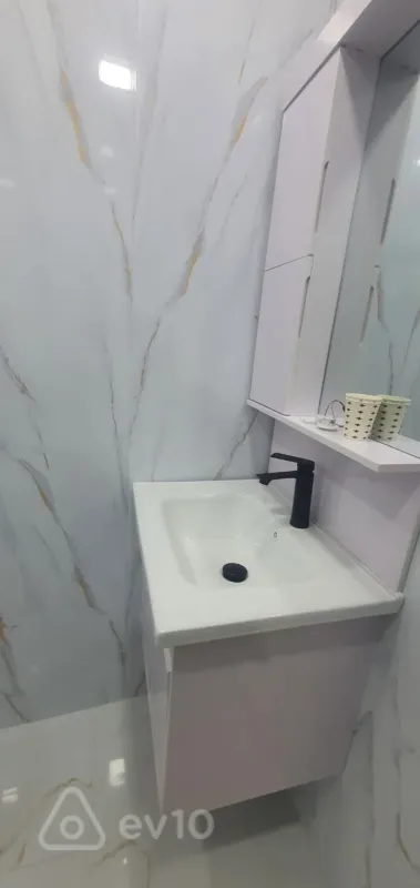Satılır 3 otaqlı köhnə tikili 65 m²