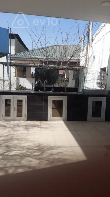 Kirayə verilir 3 otaqlı həyət evi 100 m²