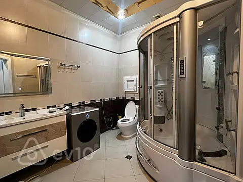 Kirayə verilir 3 otaqlı yeni tikili 130 m²