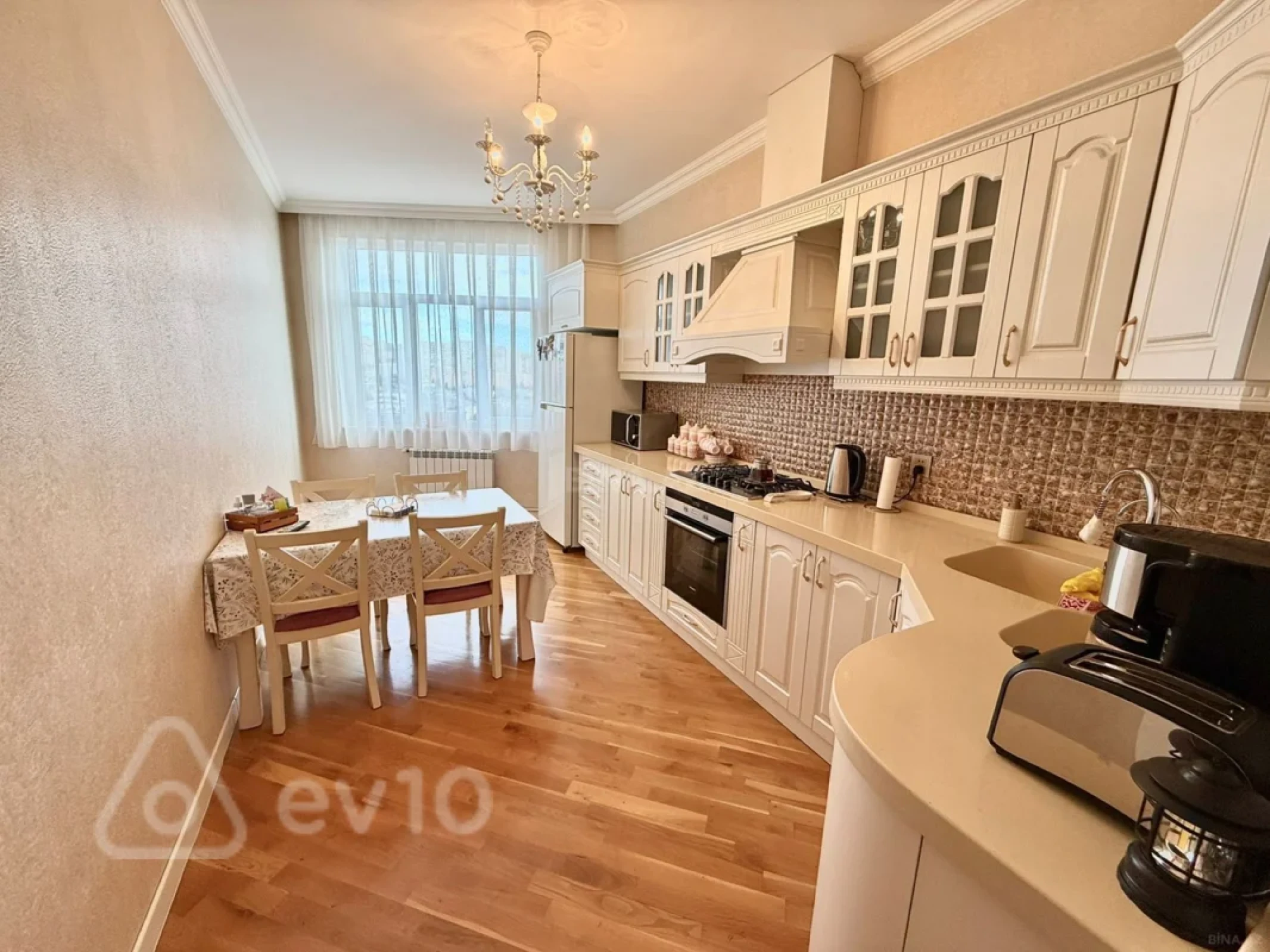 Kirayə verilir 2 otaqlı yeni tikili 85 m²