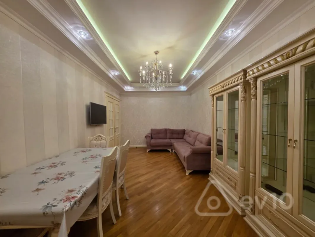 Satılır 3 otaqlı yeni tikili 110 m²