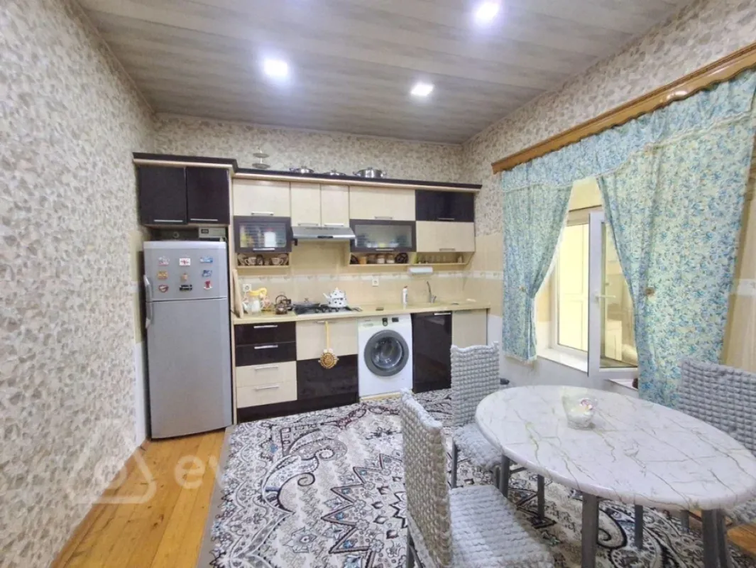 Kirayə verilir 4 otaqlı həyət evi 190 m²