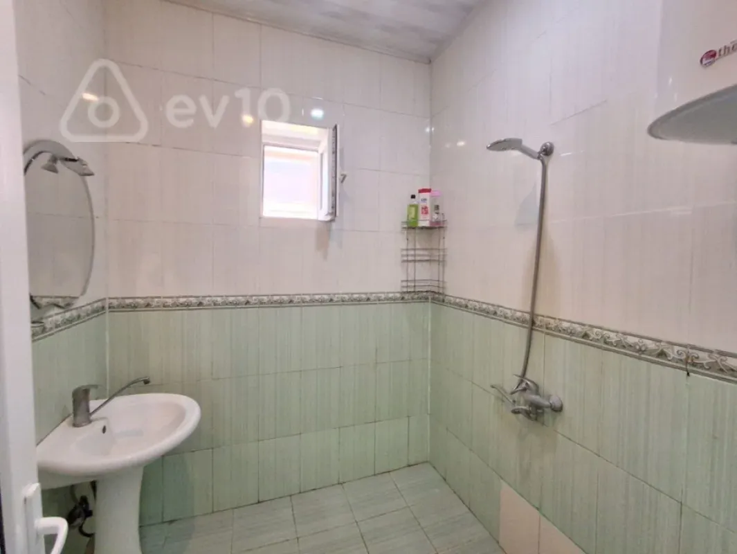 Kirayə verilir 4 otaqlı həyət evi 190 m²