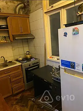 Kirayə verilir 2 otaqlı köhnə tikili 50 m²